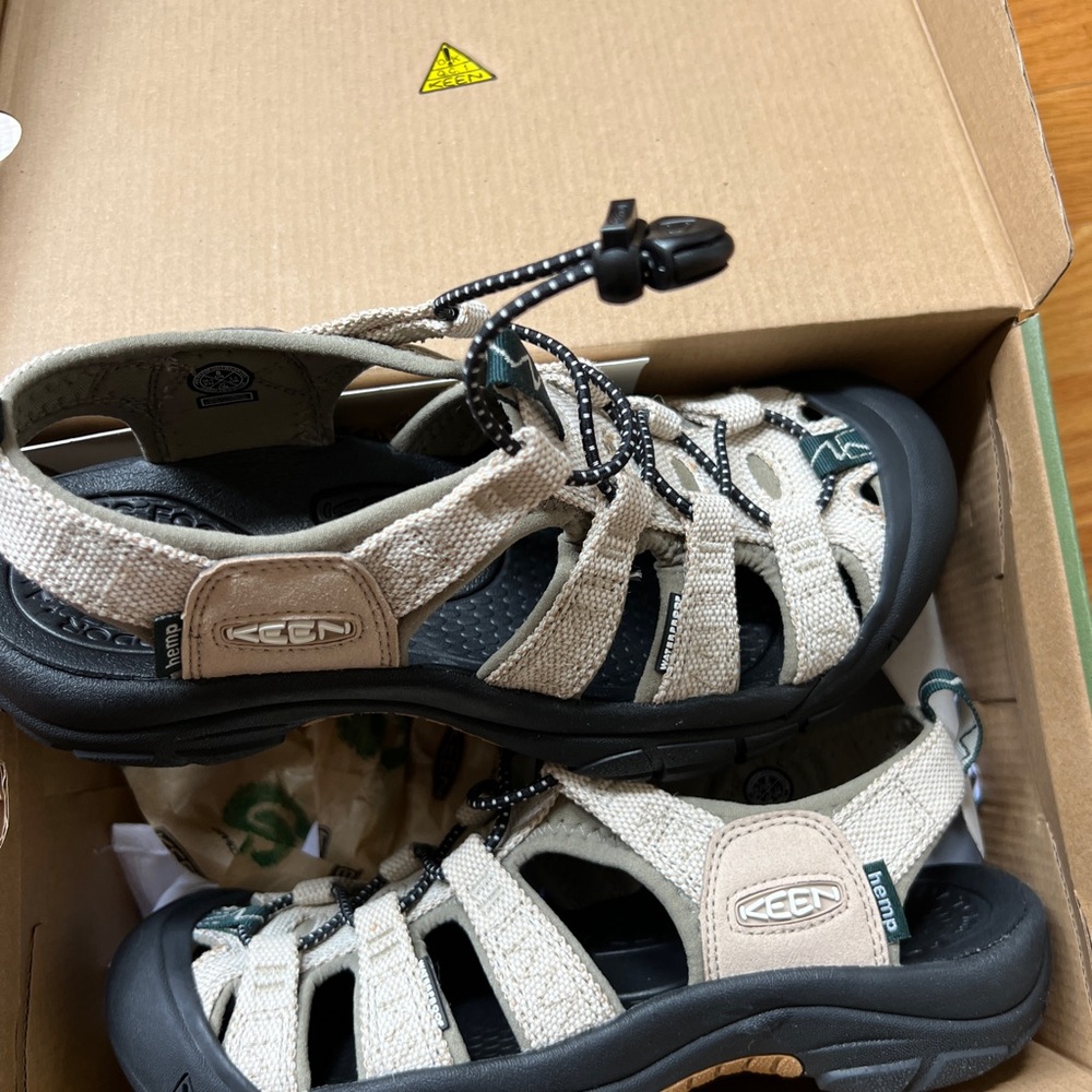 KEEN Sandals - Cream and Black